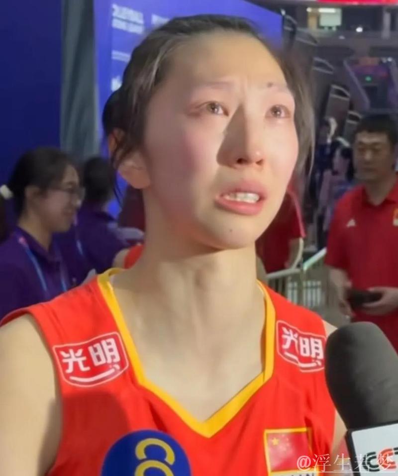 中国女排遭土耳其翻盘 吴梦洁赛后流泪